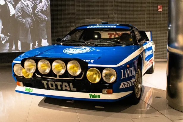 Έλρογιαλ Καζίνο Εφαρμογή Android/iOS